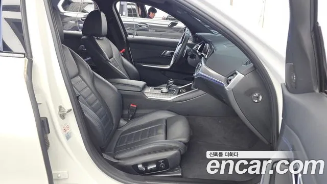BMW 3-Series 2020 thumb 11
