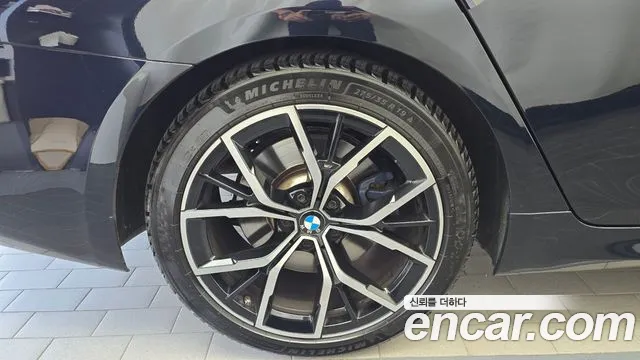 BMW 5-Series 2022 thumb 5