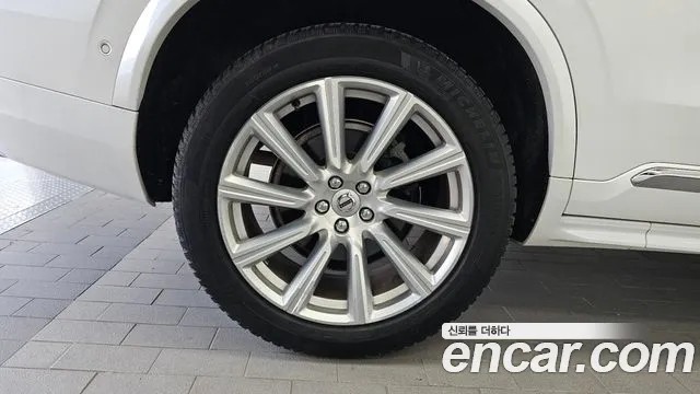 Volvo XC90 2018 thumb 5