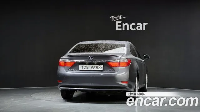 Lexus ES 2014 thumb 4
