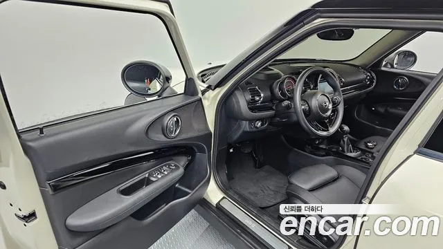 MINI Clubman 2019 thumb 10