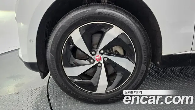 Jaguar F-Pace 2021 thumb 5