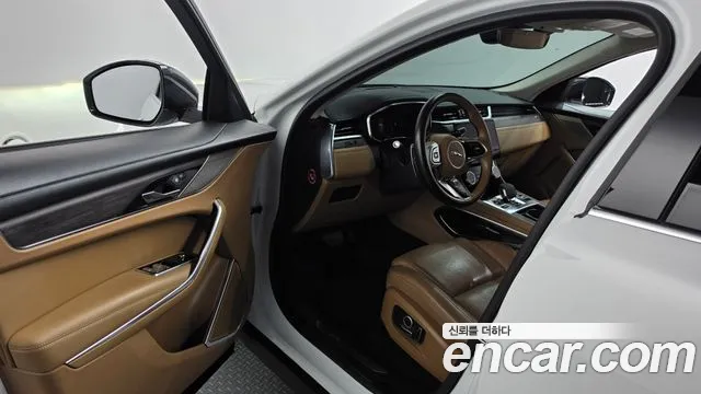 Jaguar F-Pace 2021 thumb 10