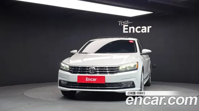 Volkswagen Passat (North America and China) 2018 thumb 3