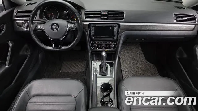 Volkswagen Passat (North America and China) 2018 thumb 7