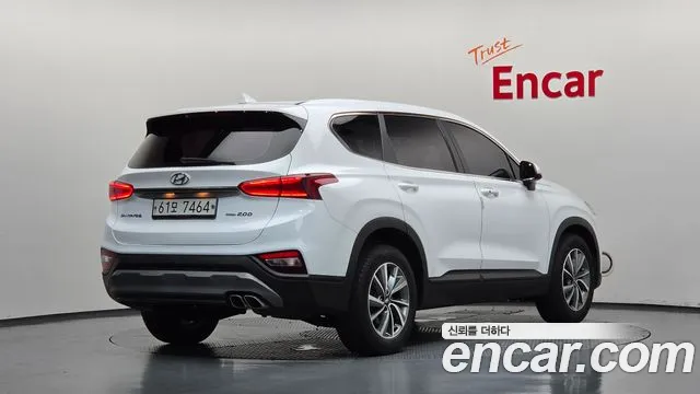 Hyundai Santa Fe 2018 thumb 2