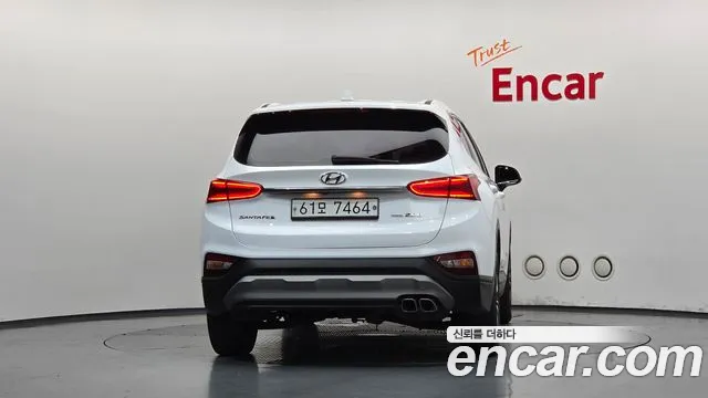 Hyundai Santa Fe 2018 thumb 4