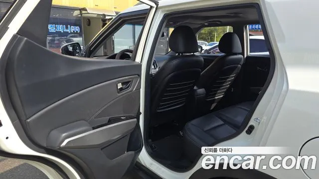 KG_Mobility_Ssangyong TIBOLI 2015 thumb 11