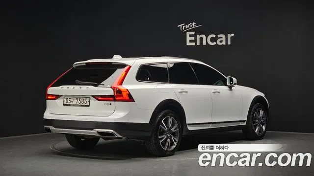 Volvo V90 2017 thumb 2
