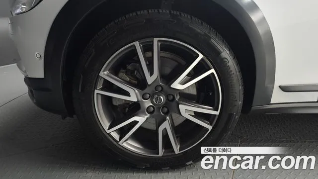 Volvo V90 2017 thumb 5