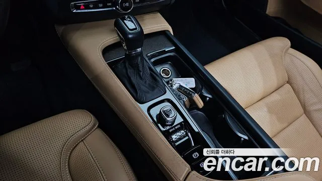 Volvo V90 2017 thumb 9