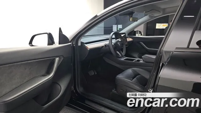 Tesla Model Y 2021 thumb 10