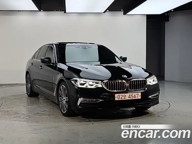 BMW 5-Series 2018 thumb 2