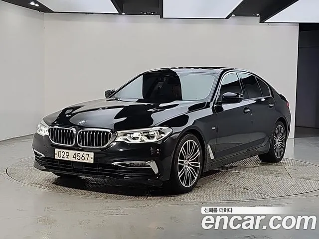 BMW 5-Series 2018 thumb 12