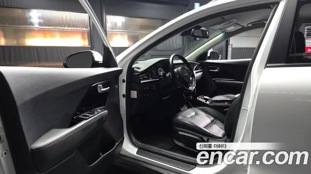 Kia Niro 2021 thumb 10