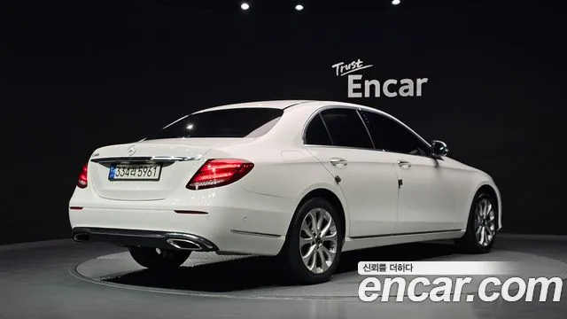 Mercedes-Benz E-Класс 2018 thumb 2