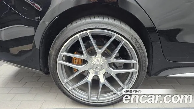Mercedes-Benz AMG GT 2020 thumb 5
