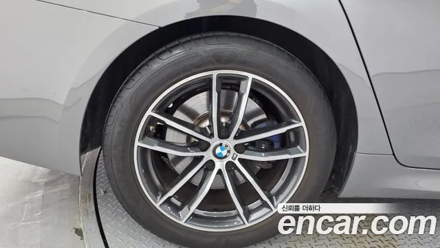 BMW 5-Series 2022 thumb 5