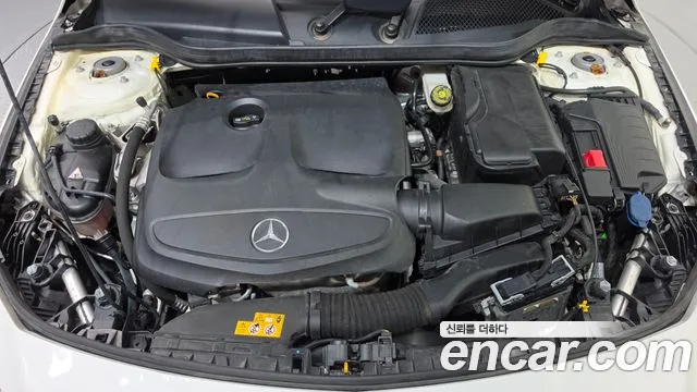 Mercedes-Benz CLA 2018 thumb 6