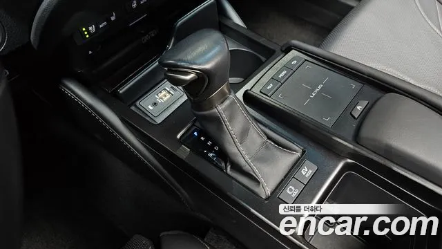 Lexus ES 2019 thumb 9