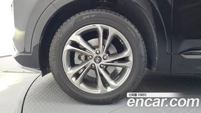 Hyundai Santa Fe 2019 thumb 5