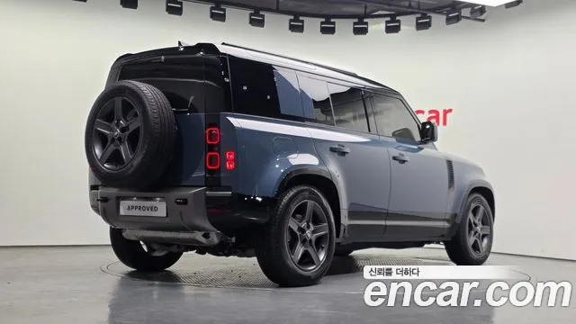 Land Rover Defender 2025 thumb 2