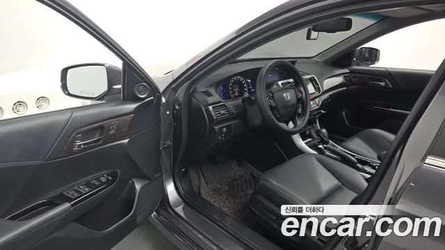Honda Accord 2017 thumb 10