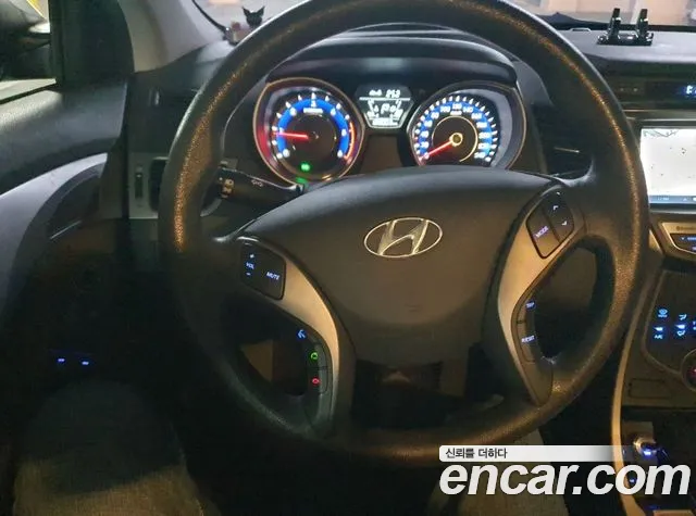 Hyundai Avante 2014 thumb 8
