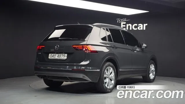 Volkswagen Tiguan 2018 thumb 2