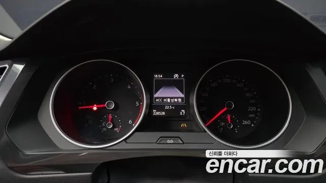 Volkswagen Tiguan 2018 thumb 8