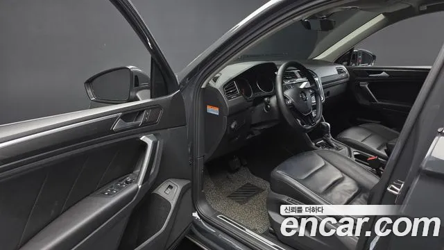 Volkswagen Tiguan 2018 thumb 10