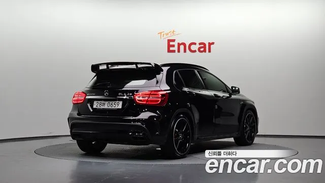Mercedes-Benz GLA 2016 thumb 2