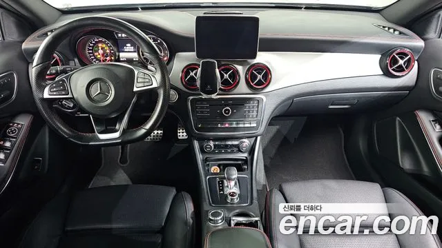 Mercedes-Benz GLA 2016 thumb 7