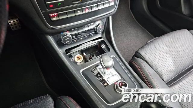 Mercedes-Benz GLA 2016 thumb 9