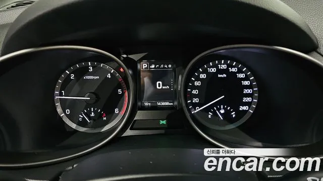 Hyundai Santa Fe 2017 thumb 8