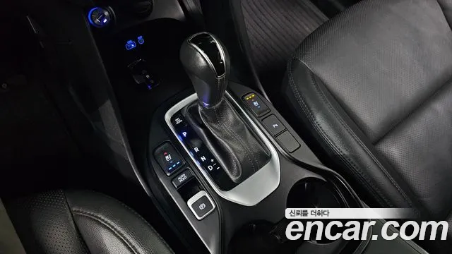 Hyundai Santa Fe 2017 thumb 9