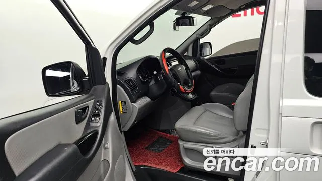 Hyundai Starex 2017 thumb 10