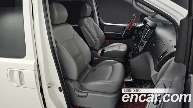 Hyundai Starex 2017 thumb 11
