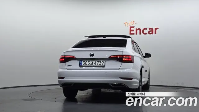 Volkswagen Jetta 2021 thumb 4