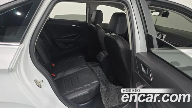 Volkswagen Jetta 2021 thumb 11