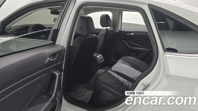 Volkswagen Jetta 2021 thumb 12