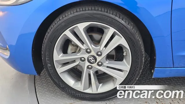 Hyundai Avante 2018 thumb 5