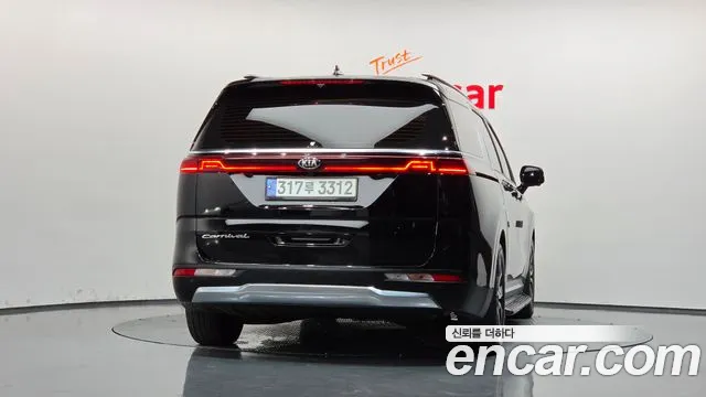 Kia Carnival 2021 thumb 4