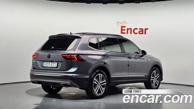Volkswagen Tiguan 2020 thumb 2