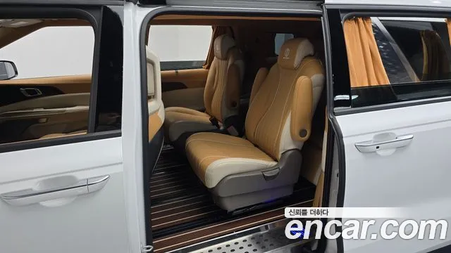 Kia Carnival 2024 thumb 11