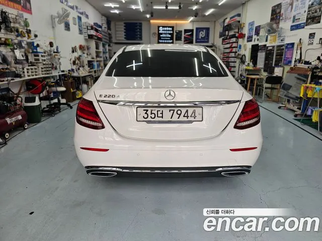 Mercedes-Benz E-Класс 2019 thumb 3
