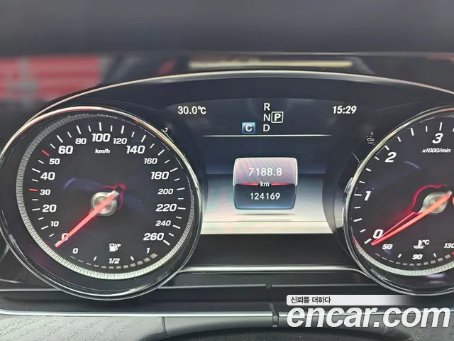 Mercedes-Benz E-Класс 2019 thumb 7
