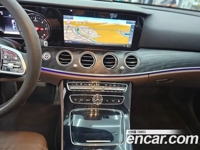 Mercedes-Benz E-Класс 2019 thumb 10