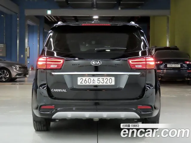 Kia Carnival 2020 thumb 3