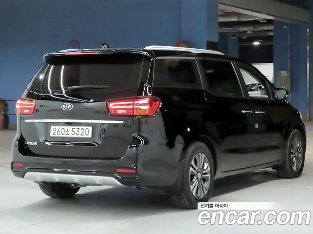 Kia Carnival 2020 thumb 4